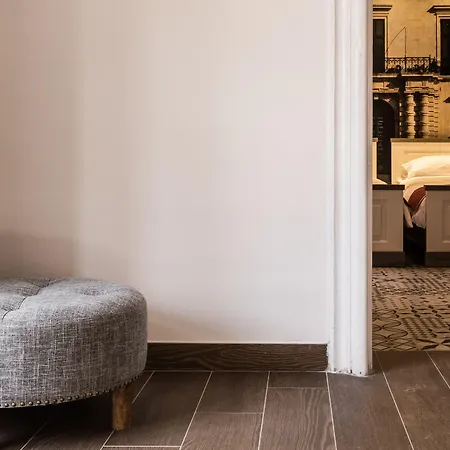 Jean De Valette Boutique Living Daire