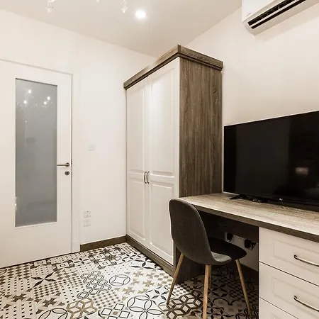 Jean De Valette Boutique Living *