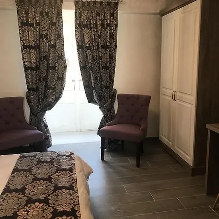 Jean De Valette Boutique Living La Valette