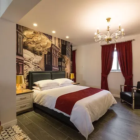 Jean De Valette Boutique Living *
