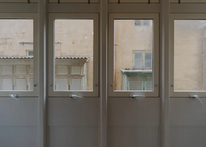 Jean De Valette Boutique Living * Βαλέτα