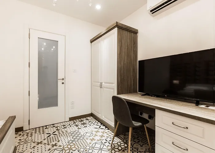 Jean De Valette Boutique Living *