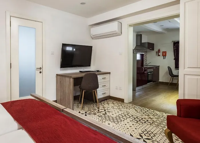 Jean De Valette Boutique Living * Βαλέτα