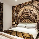 Jean De Valette Boutique Living *