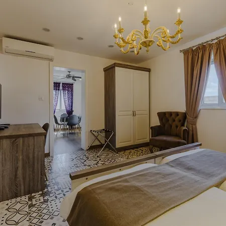 Jean De Valette Boutique Living *